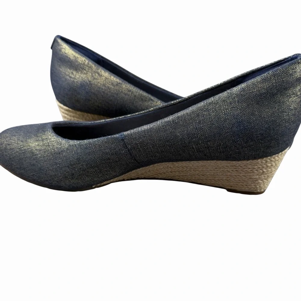 Clark's Mallory Luna Metallic Canvas Wedge Heel Closed Toe Navy Shoes Size 7.5 W